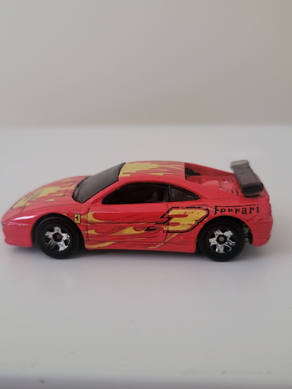 Hot Wheels 1999 Ferrari f355 challenge